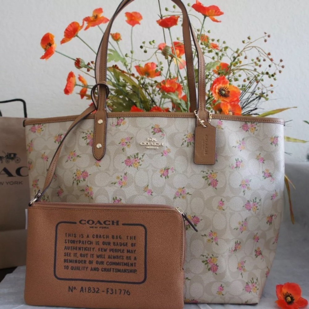 SOLD โ๏ธAuthentic COACH leather floral reversible - Picture 1 of 7